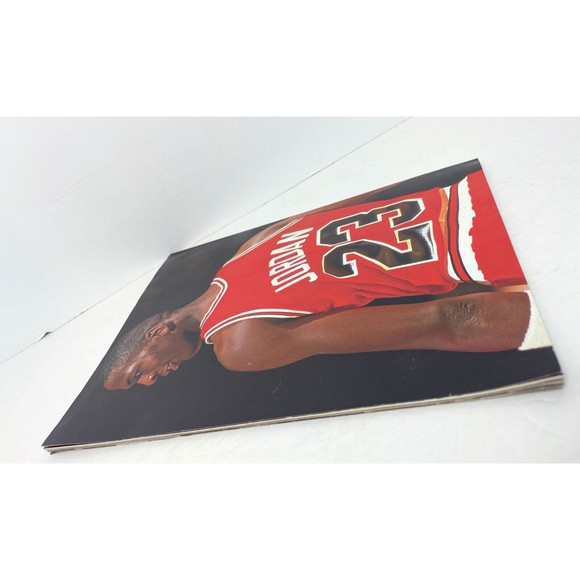 NBA Basketball Slam Magazine Presents Michael Jordan A Hall of Fame Tribute - Picture 4 of 9